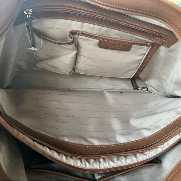 Large MK computer tote bag in luggage - Picture 5 of 7